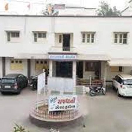 Hotel Rajdhani Hālol Buitenkant foto